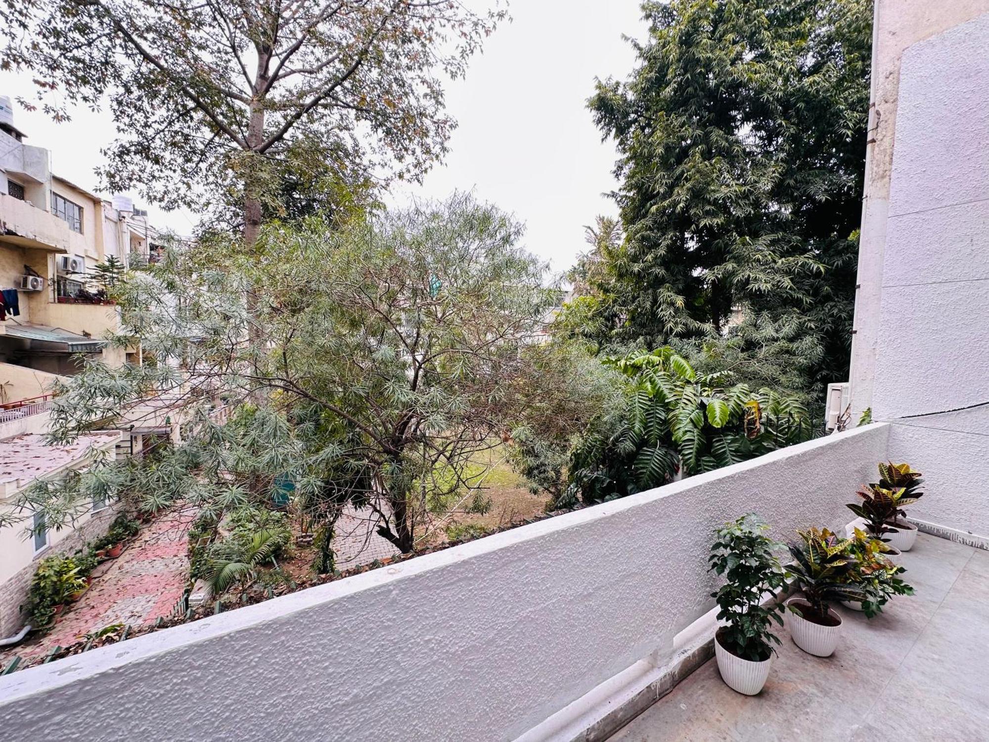 Grove Residency Hauz Khas New Delhi Couple Friendly Hotell Exteriör bild