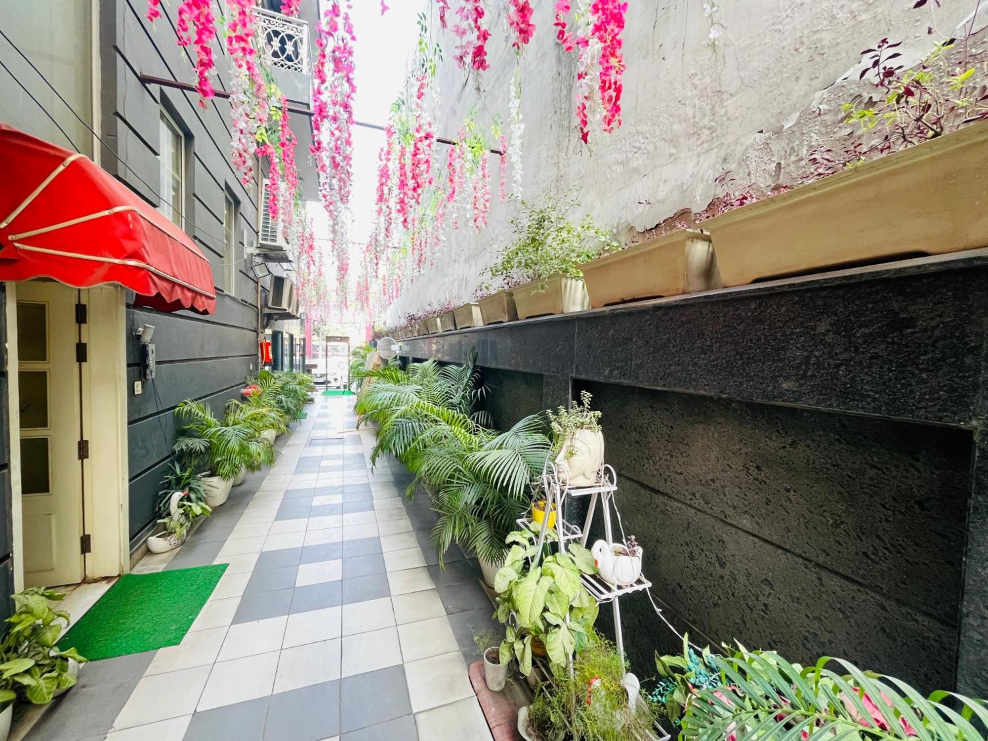 Grove Residency Hauz Khas New Delhi Couple Friendly Hotell Exteriör bild